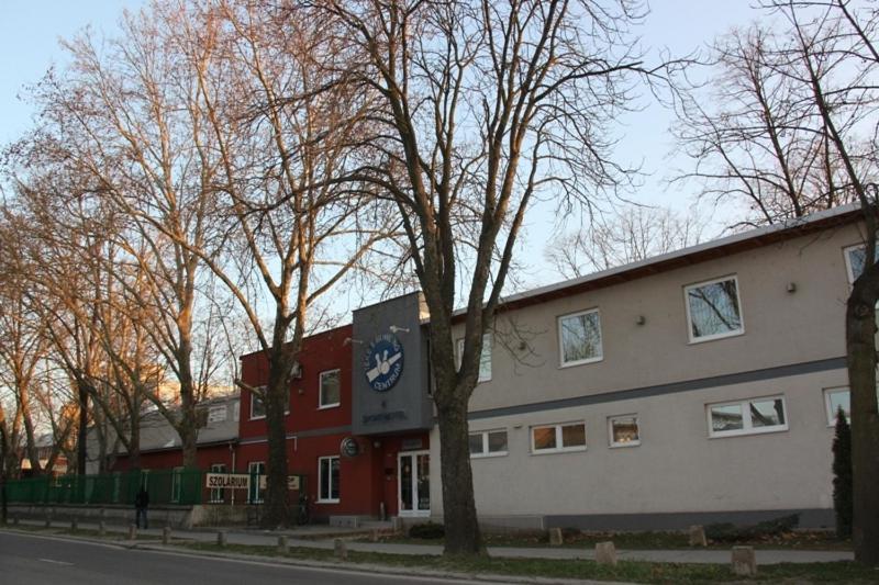 Teke Bowling Centrum Es Sport Panzio Szeged Phòng bức ảnh